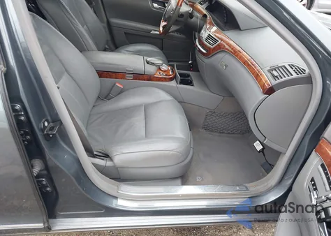 2008 Mercedes-Benz S 550 4Matic z USA, uszkodzony, nr VIN WDDNG86X58A177157